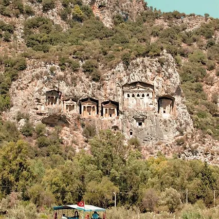 Hotel Berg 3*